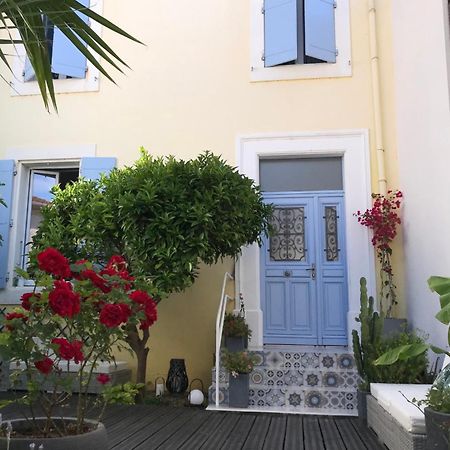 Notre Maison Aux Volets Bleus Ouveillan Exterior photo